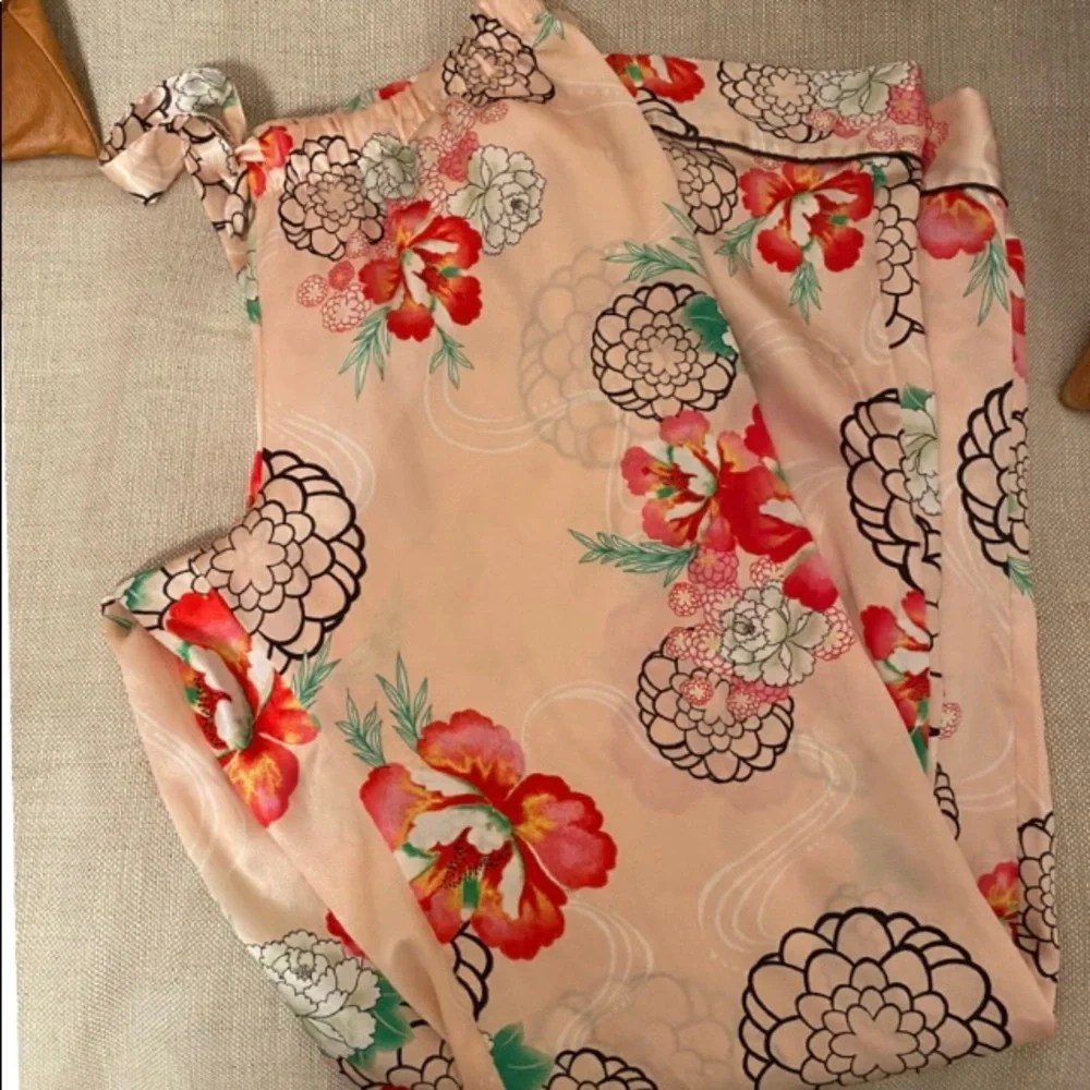 Victoria Secret Pajamas-Small . - Picture 3 of 9